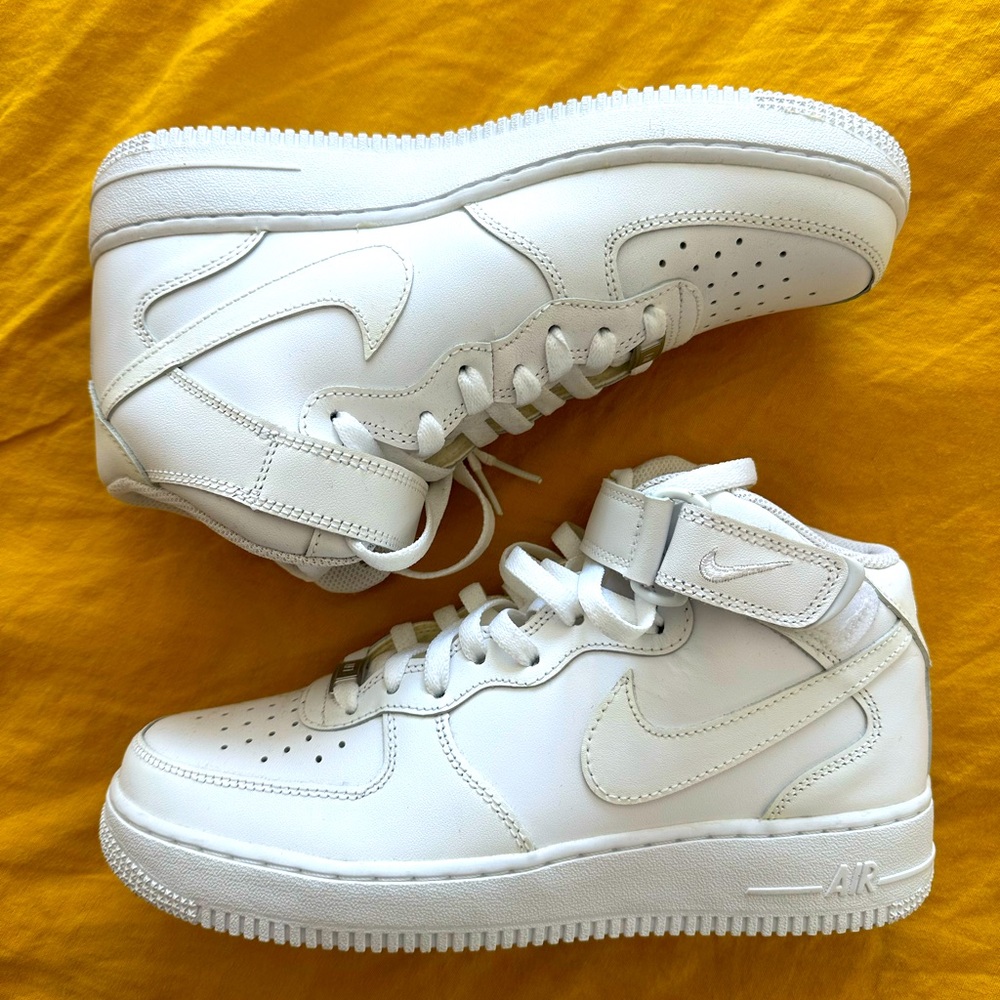 Nike Air Force 1 AF1 07 Mid Sneakers White New With Tags Men’s 7.5 Women’s 9